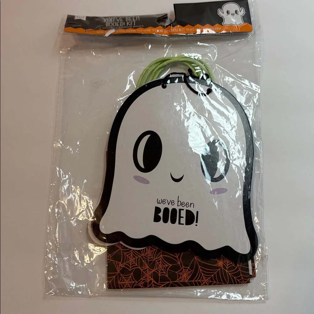 Papyrus Halloween Pop-Up Greeting Card, 2 Vampire mobile Cards, 2 Treat Bags